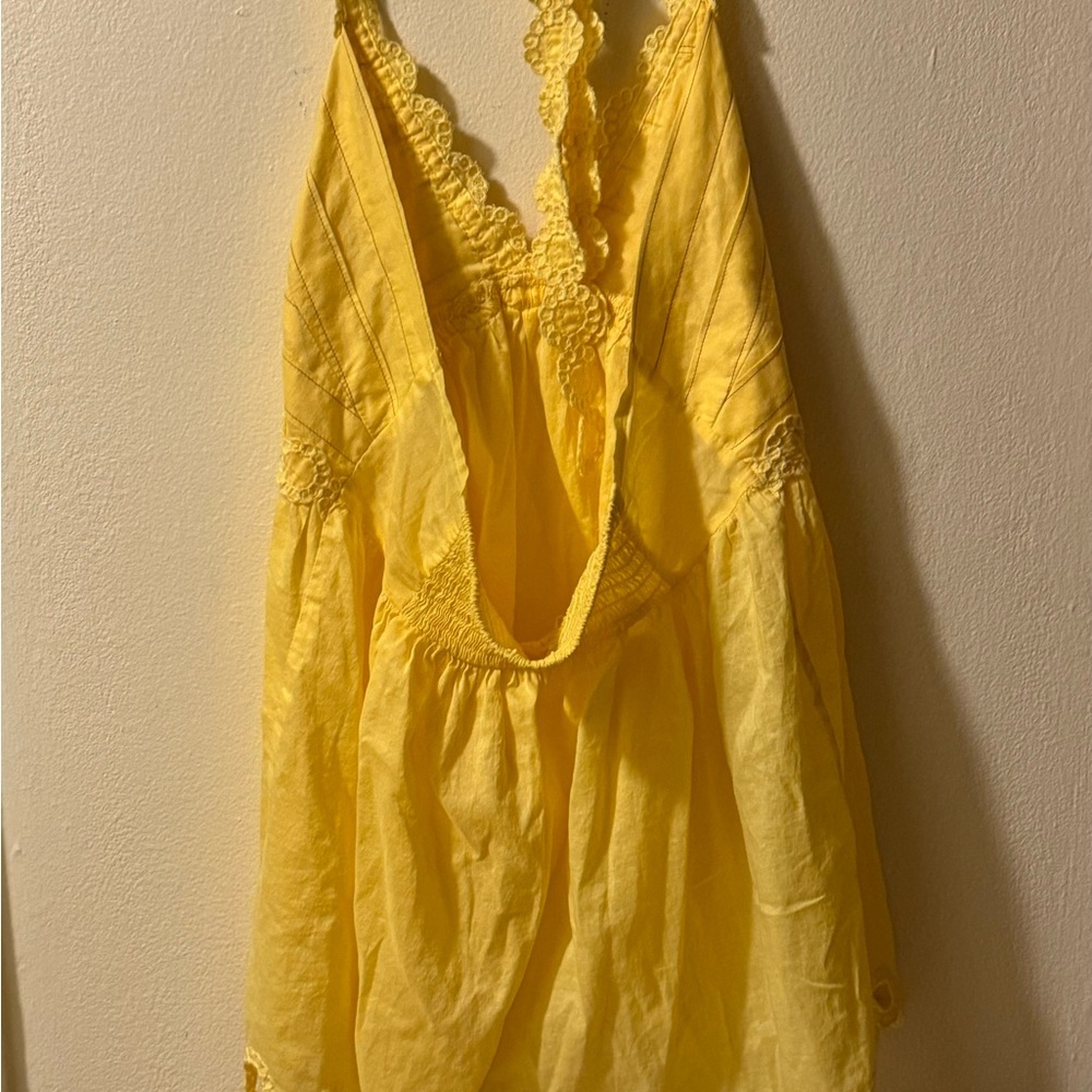 Vintage cotton halter top in banana yellow. - Picture 2 of 2